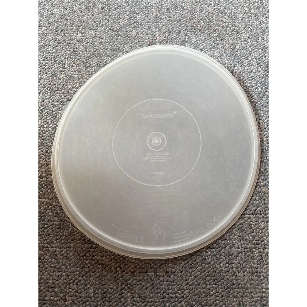Vintage TUPPERWARE 12 3/4